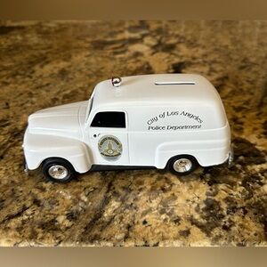 Vintage ERTL Die-cast Bank 1950 Ford Panel Van City of Los Angeles Police Dept
